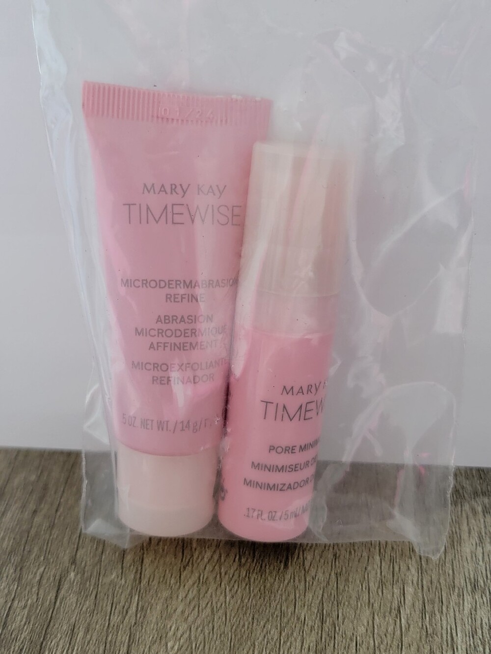 Mary Kay TimeWise Pink Primer & Pore Minimizer Duo. Sample Size